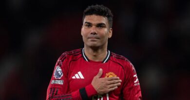 Man Utd Casemiro replacement suddenly available after Carrick warning | Football | Sport
