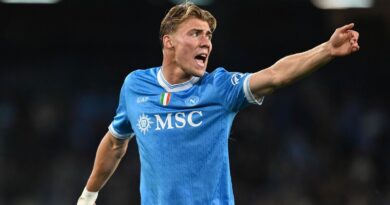 Man Utd bank £38m thanks to Scott McTominay as Champions League clause activated | Football | Sport