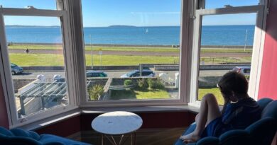 I visited UK seaside village locals compare to Lanzarote and didn’t want to leave I visited UK seaside village locals compare to Lanzarote and didn’t want to leave
