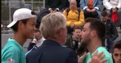 French Open bust-up erupts as umpire forced to separate players | Tennis | Sport
