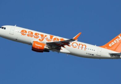 EasyJet flight forced into emergency landing: ‘something we shouldn’t have in the hold’ | World | News