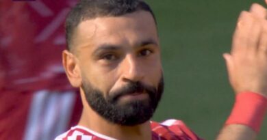 Mohamed Salah in tears as Liverpool legend makes incredible gesture | Football | Sport