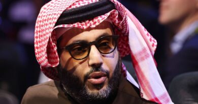Billionaire who made Man Utd takeover claim has club investment talks | Football | Sport