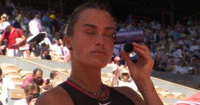 Aryna Sabalenka uses unusual £130 device mid-match after concerning French Open scenes | Tennis | Sport