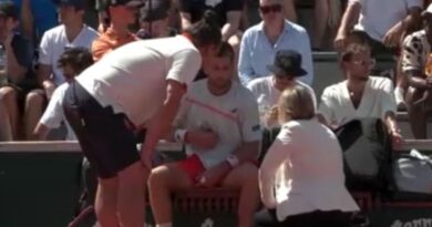 Brit Cameron Norrie retires mid-match for first time ever as French Open hopes wrecked | Tennis | Sport