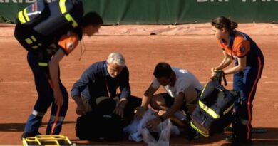 French Open star collapses to ground and can’t move as medics rush to court | Tennis | Sport