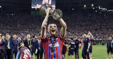 Wharton to Man Utd truth as Palace star teases ‘big plans’ | Football | Sport