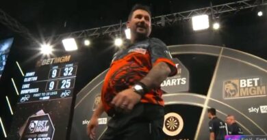 Jonny Clayton rages after Premier League exit and fires back at crowd | Other | Sport