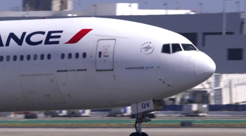 U.S. steps up Ebola prevention efforts at airports U.S. steps up Ebola prevention efforts at airports