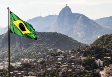 Helicopters collide over Rio de Janeiro, killing 6 Helicopters collide over Rio de Janeiro, killing 6