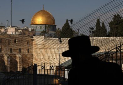 Simmering tensions over ancient Jerusalem site nearing a boil