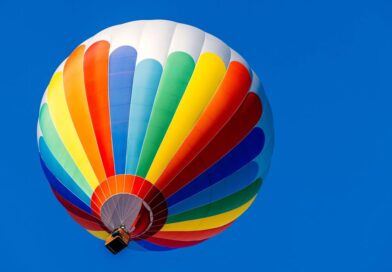 Man falls to his death from hot air balloon and lands in garden | World | News