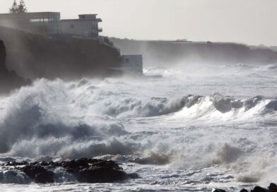 Tenerife and Gran Canaria hit by weather warnings as tourists brace | World | News