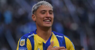 Tottenham on verge of transfer announcement as striker boards flight | Football | Sport