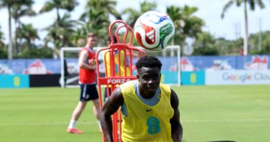 World Cup LIVE: England Saka injury scare as referee denied entry | Football | Sport