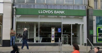 Lloyds Bank speaks out at ‘incomprehensible’ customer accounts change | Personal Finance | Finance