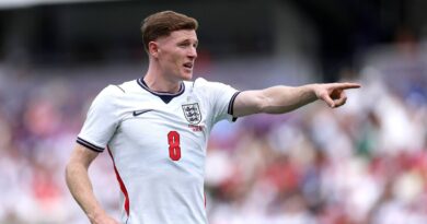 Elliot Anderson’s reaction to £130m Man Utd and City transfer battle | Football | Sport