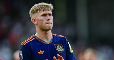Lewis Hall to Man Utd truth as Newcastle respond to ‘transfer request’ | Football | Sport