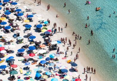 Tourist hotspot introduces new ban with rule for 10 to 65-year-olds | World | News