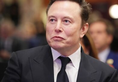 Elon Musk becomes world’s first trillionaire as SpaceX breaks record in stock market debut | World | News