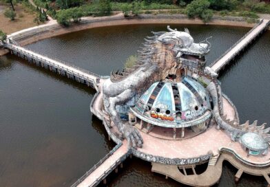 Eerie amusement park with terrifying three-storey dragon abandoned for 15 years | World | News