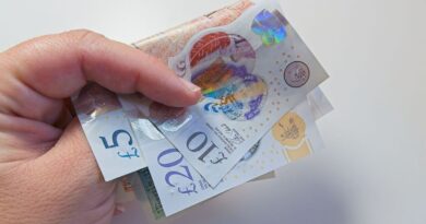 HMRC stopping £117.22 monthly payments from September | Personal Finance | Finance HMRC stopping £117.22 monthly payments from September | Personal Finance | Finance