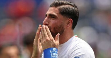 Iran captain Alireza Jahanbakhsh breaks silence on World Cup national anthem boos | Football | Sport