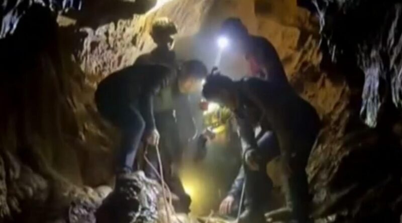 2 miners still missing in Laos cave, rescued 5 doing well 2 miners still missing in Laos cave, rescued 5 doing well