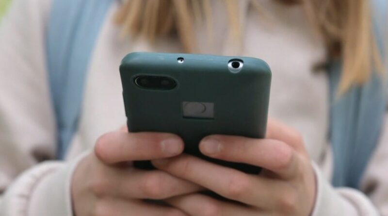 U.K. announces plan to ban social media for kids under 16