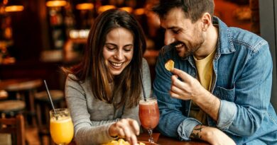 Alcohol may drive overeating of ultra-processed foods, study finds