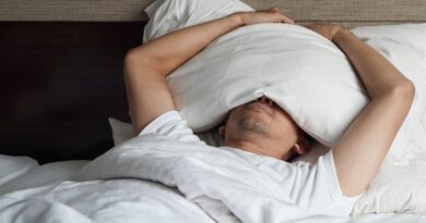 Quetiapine reduces sleep apnea but triples attention lapses while driving