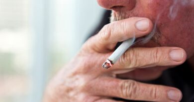 Switching from cigarettes to vapes linked to higher eye disease risk