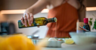 Olive oil may help protect against type 2 diabetes, review finds
