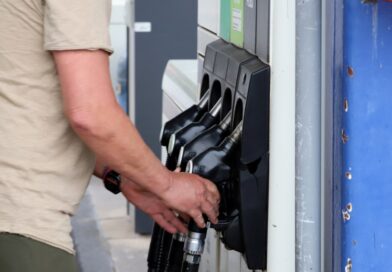 Gas Prices Jump Up to $4 Again Amid Escalating US-Iran Strikes Gas Prices Jump Up to $4 Again Amid Escalating US-Iran Strikes