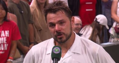 Stan Wawrinka bursts into tears and chokes on his own words during teary goodbye | Tennis | Sport