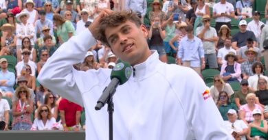 Wimbledon star threatens to hit own dad in bizarre on-court speech | Tennis | Sport
