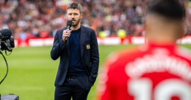 Man Utd can sign four free agents to save millions for big transfers | Football | Sport