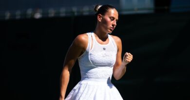 Wimbledon star’s outfit causes stir as she ‘reimagines’ strict dress code | Tennis | Sport