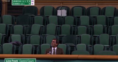 Roger Federer cuts lonely figure in Wimbledon Royal Box as celebs leave | Tennis | Sport