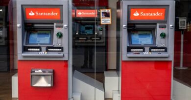 Santander issuing payments of up to £150 for some customers | Personal Finance | Finance