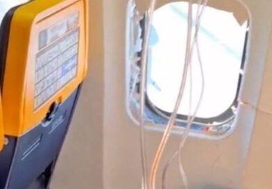 Panic on Ryanair flight as passenger ‘sucked out of window up to his shoulders’ | World | News Panic on Ryanair flight as passenger ‘sucked out of window up to his shoulders’ | World | News