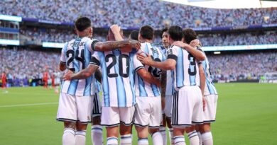 Argentina star’s mum refuses to join in anti-England chant for good reason | Football | Sport