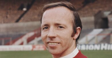 England World Cup hero Nobby Stiles ‘died with brain condition caused by heading the ball’ | UK | News