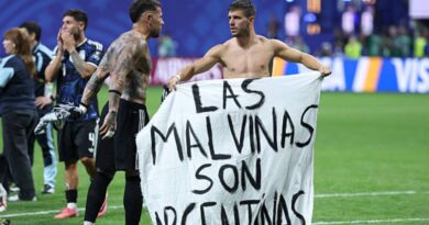 Argentina players wave ‘Falklands belong to us’ banner in taunt to England | Football | Sport