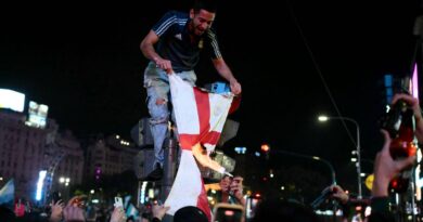 Argentina fans burn England flag and carry St George’s Cross coffin | Football | Sport