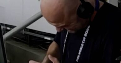 BBC commentator forces Danny Murphy to apologise after England outburst | Football | Sport