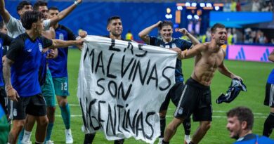 Argentina players send message to fan at centre of Falklands fury after England match | Football | Sport