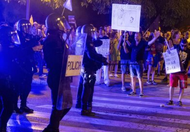 Majorca’s anti-tourism protests erupt in violence as police fought | World | News Majorca’s anti-tourism protests erupt in violence as police fought | World | News
