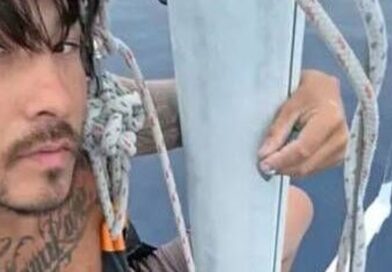 ‘Crying’ sailor survives one month at sea by licking plastic bags | World | News