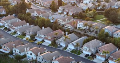 Mortgage rates hit highest level in a year amid persistent inflation fears